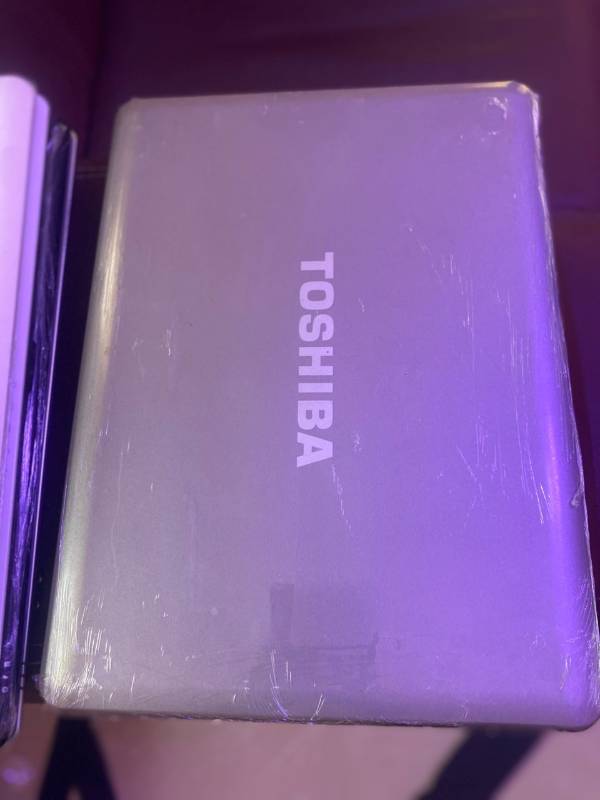 UK used Toahiba| Intel Centrino
| 2gb Ram | 160gb HDD
