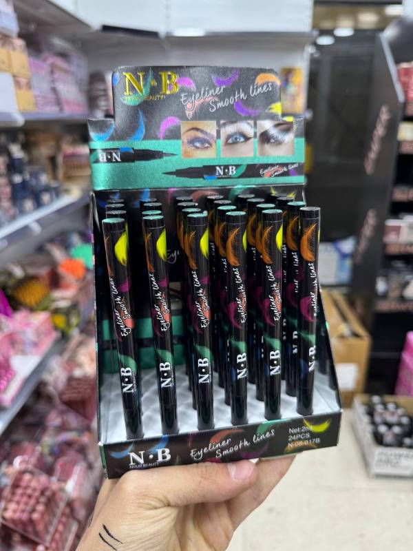 Eyeliner feulter Smooth lines