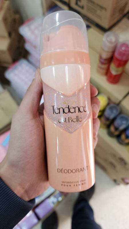 tendence est belle femme deo