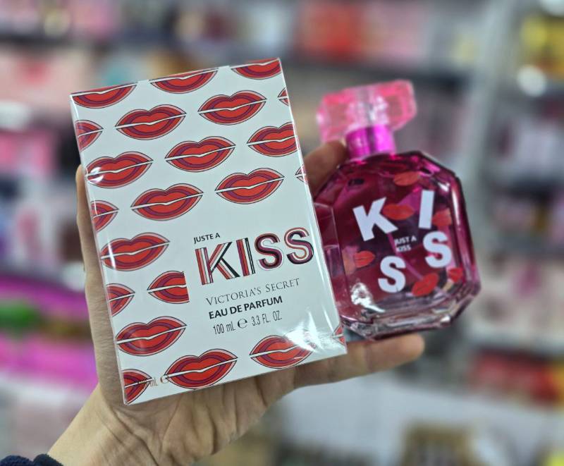 Vectoria secret just a kiss