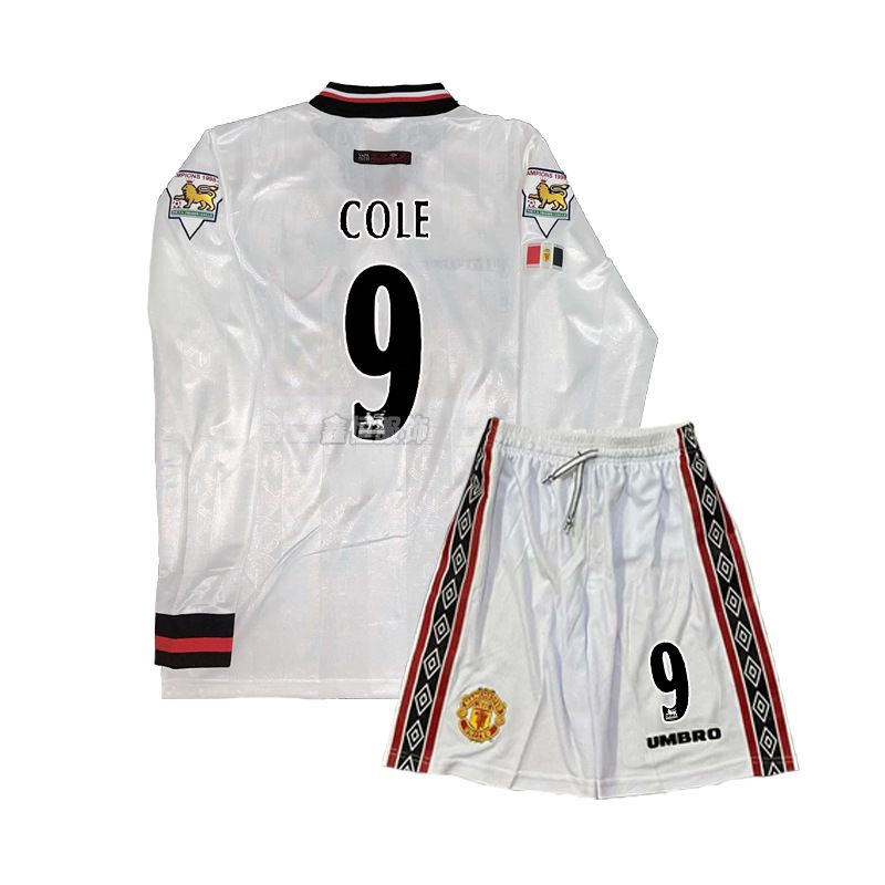 Manchester United Season 98/99 image 32