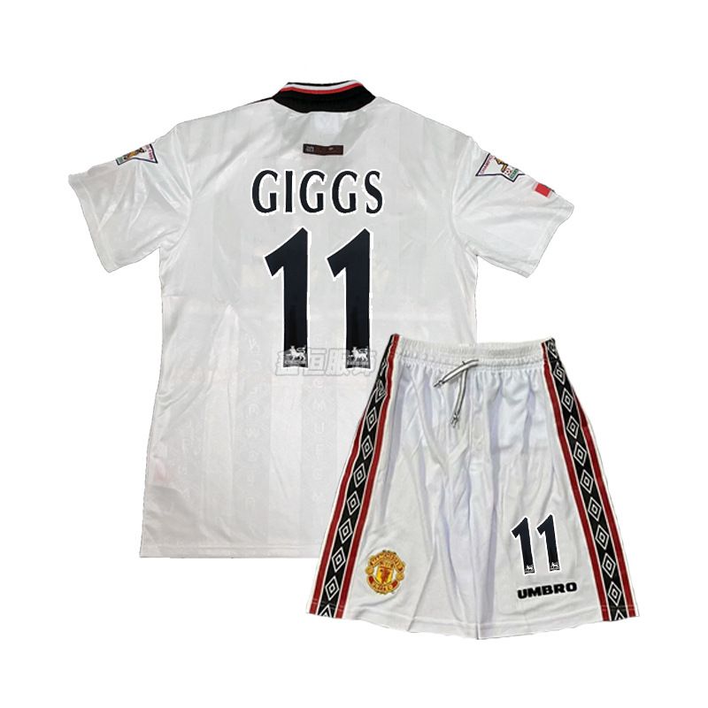 Manchester United Season 98/99 image 29