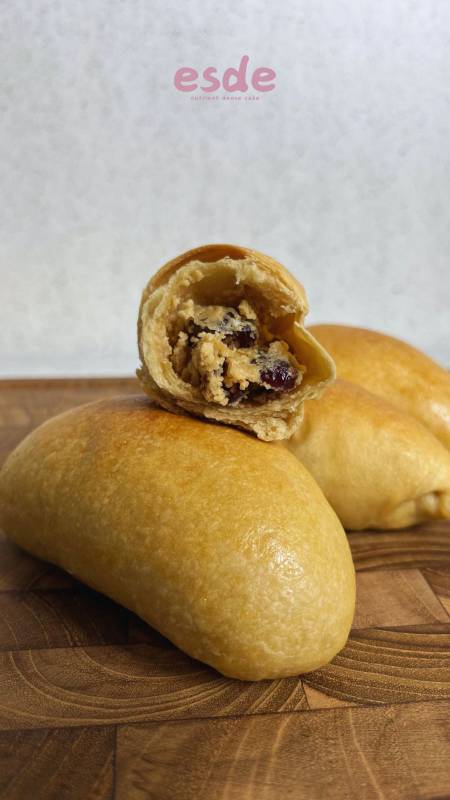 Sourdough unyil cranberry cheese