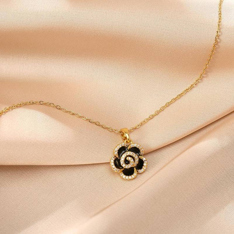 van Cleef gold plated crystal artificial set