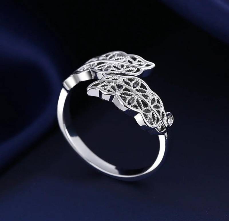 Leaf design silver plated zircon adjustable 💍