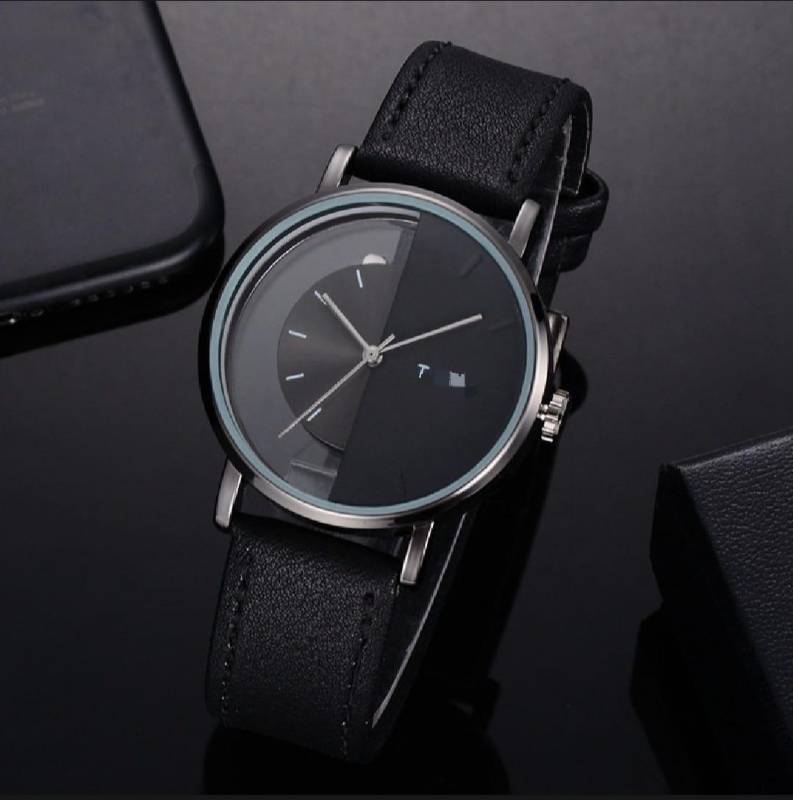 man's Luxury9 quartz watch ⌚