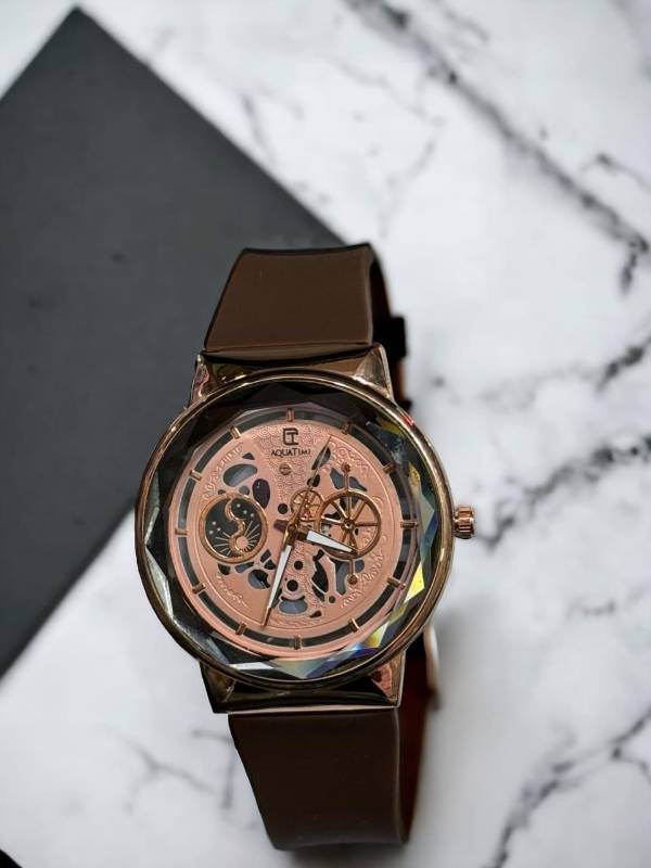 Man Rubber strap watch