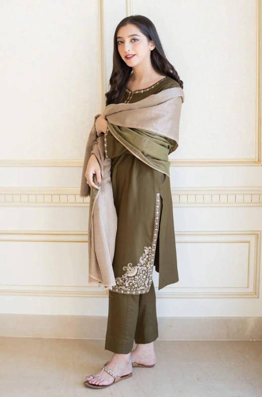 3pcs woman's Unstitched embroidered suit
