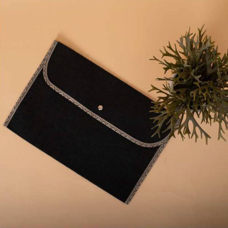 Oblique Olive - Jute Folder - Black