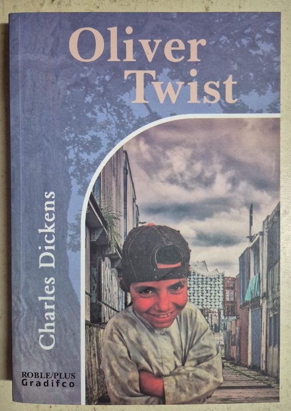 Oliver Twist / Roble/Plus