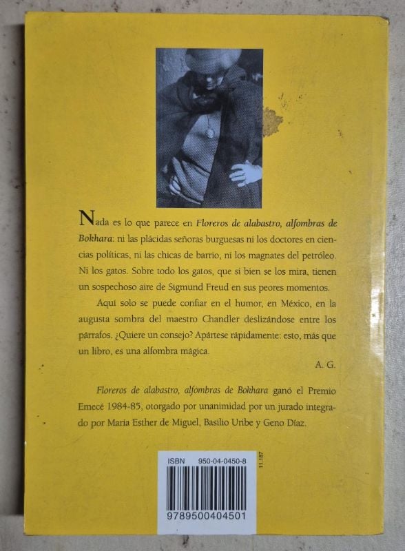 Floreros de alabastro, alfombras de Boklhara