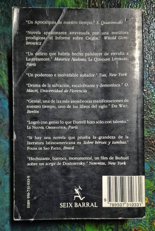 Sobre heroes y tumbas