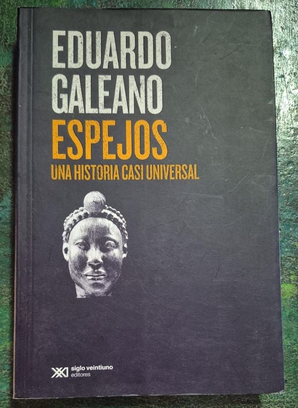 Espejos una historia casi universal