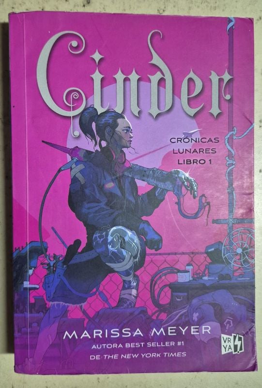 Cinder crónicas lunares