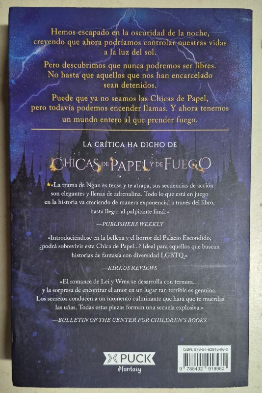 Chicas de tormentas y de sombras