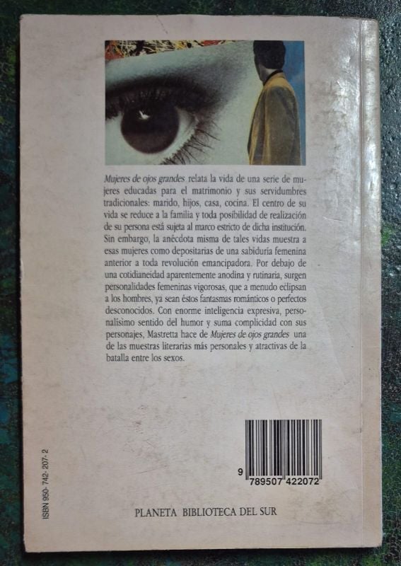 Mujeres de ojos grandes