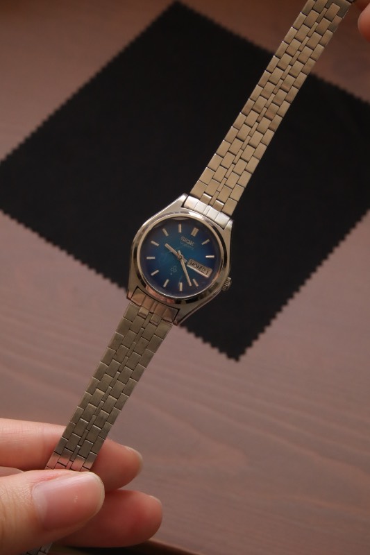 COLOURED DIAL SERIES: Seiko Blue Dial Watch with Hexagon Crystal