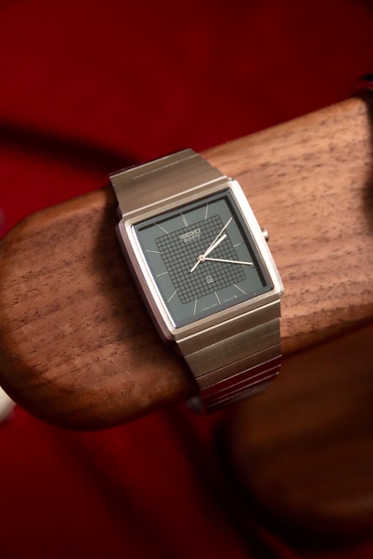 Seiko Quartz "Grid Dial" Vintage Watch
