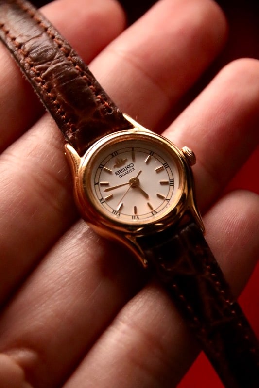 Seiko Galaxy Petite Round Vintage Watch In White and Gold