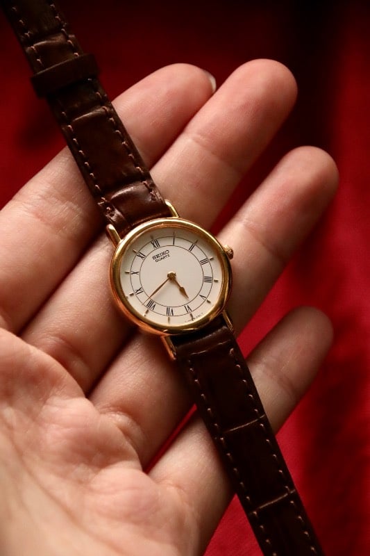 Seiko 2Y00-0A59 Dress Watch In White and Gold