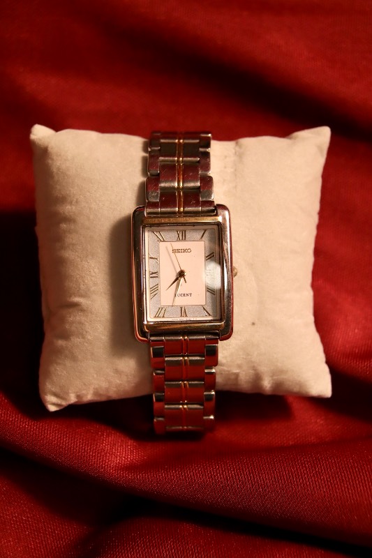 Seiko Lucent Blue Gold Tank Quartz Vintage Watch