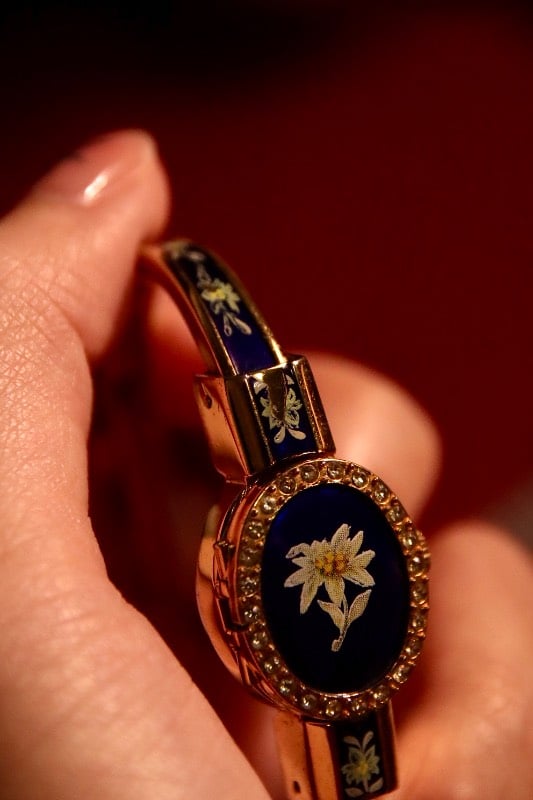 R. Muller Geneva Quartz Peekaboo Watch with Floral Design