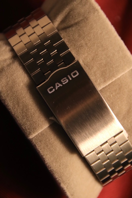 Casio MSG-300C LCD Digital Quartz Vintage Watch