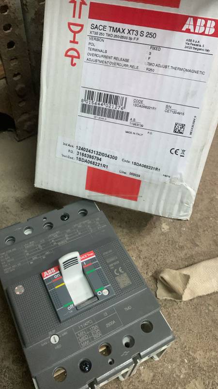 Moulded Case Circuit Breaker (MCCB) 3P / 400 VAC / 250 A
