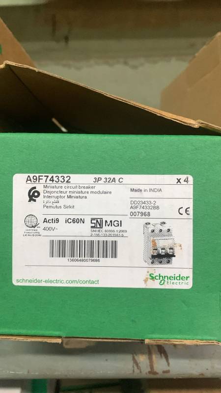 Miniature Circuit Breaker (MCB) 3P / 380 - 415 V / 32A