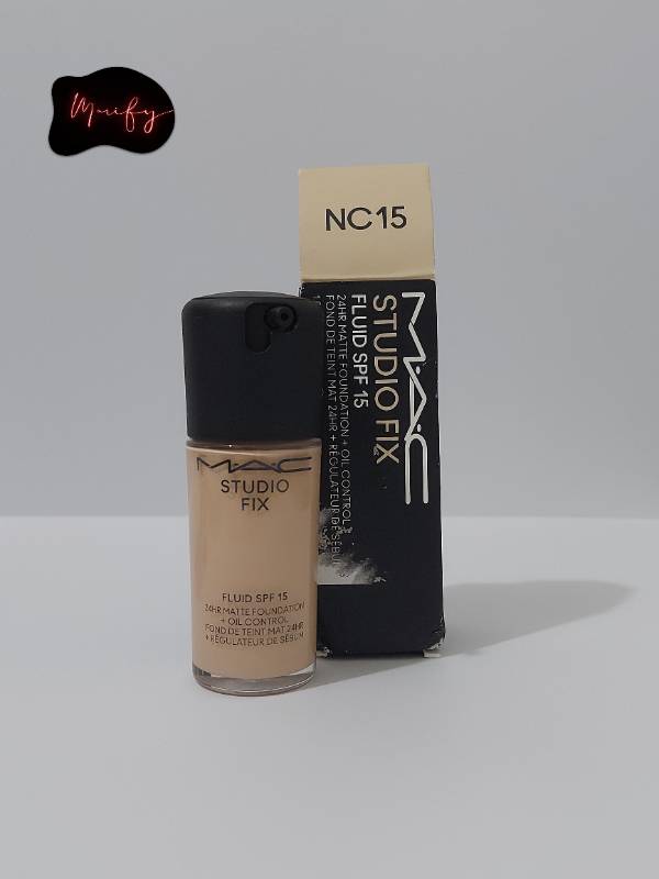 MAC Studio FIx Fluid SPF 15 24HR Matte Foundation + Oil Control NC15