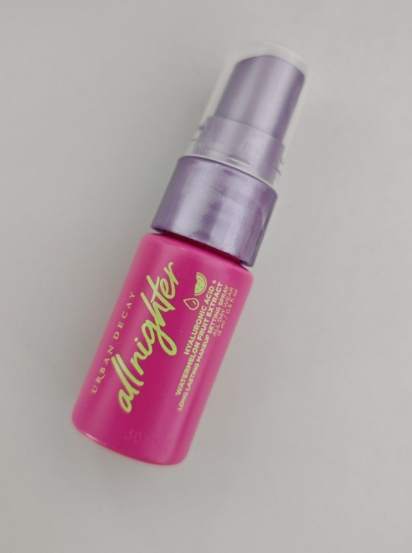 Urban Decay All Nighter Hyaluronic Acid Dewy Setting Spray