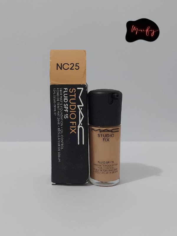 MAC Studio FIx Fluid SPF 15 24HR Matte Foundation + Oil Control NC25