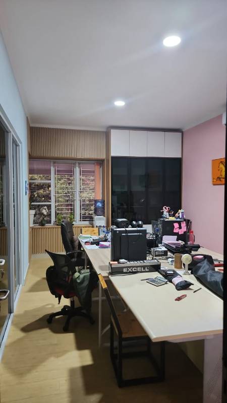 Dijual Segera Rumah Furnish 2,5 Lantai, Joglo