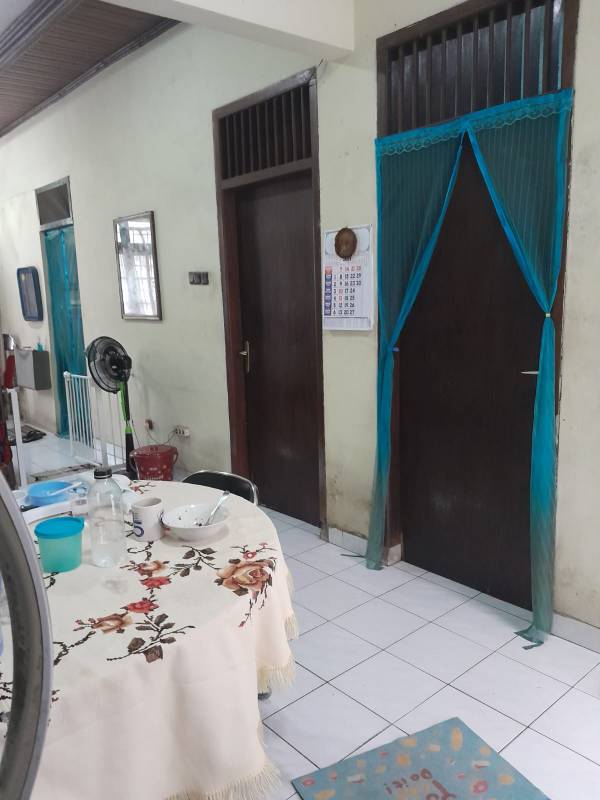 Dijual Rumah Hitung Tanah Strategis, Tebet