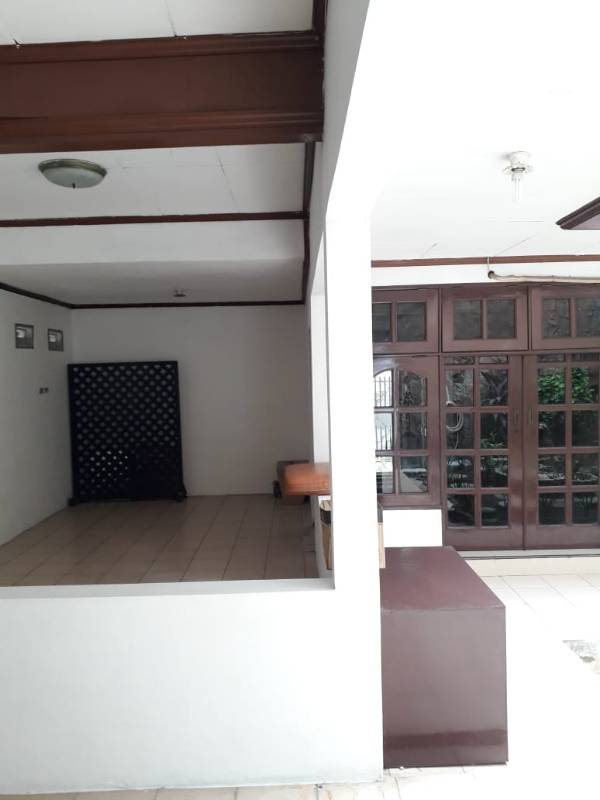 Jual Rumah Strategis Hook Tebet