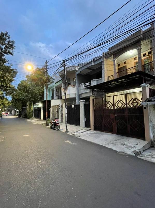 Dijual Rumah - Lokasi Tanah Tinggi