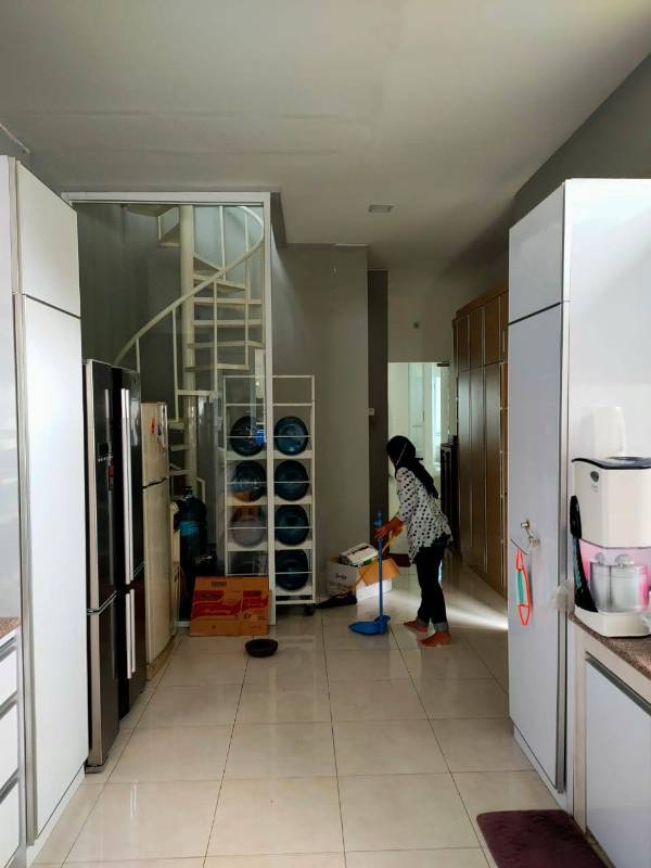 Dijual Rumah Hook Strategis, Kebon Jeruk