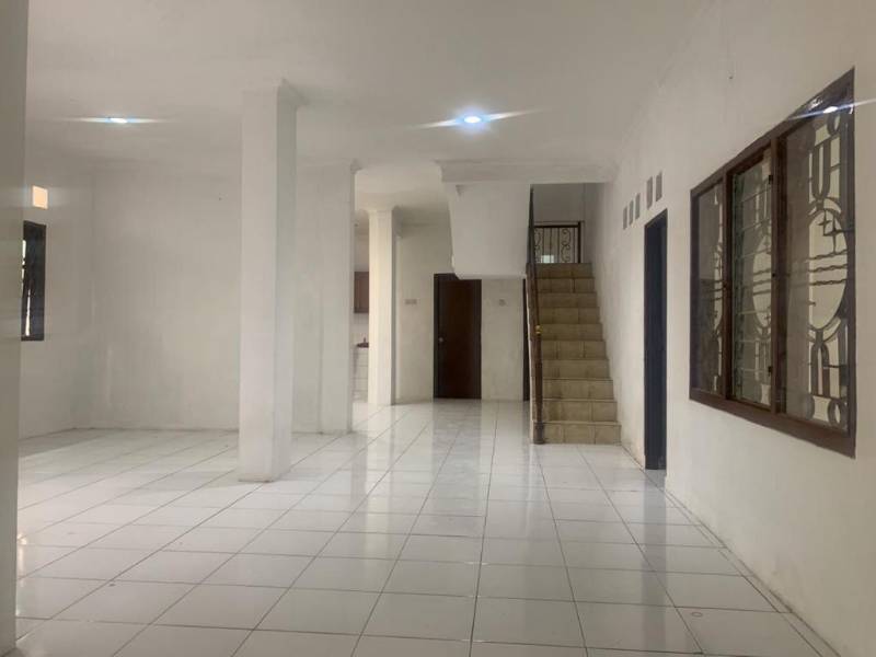 Jual Rumah Strategis Pinggir Jalan Jembatan 5