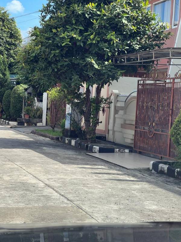 Dijual Rumah 2 Lantai Strategis, Green Garden