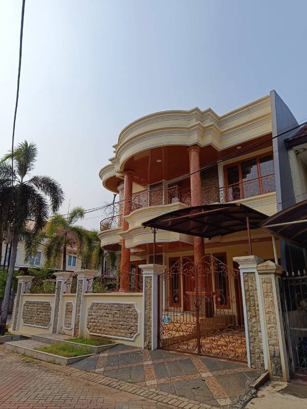 Dijual Segera Rumah Hook 2,5 Lantai. Cengkareng