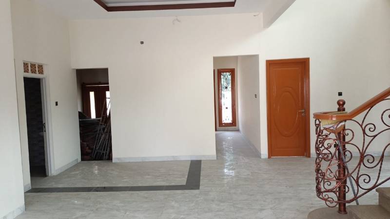 Dijual Segera Rumah Hook 2,5 Lantai. Cengkareng