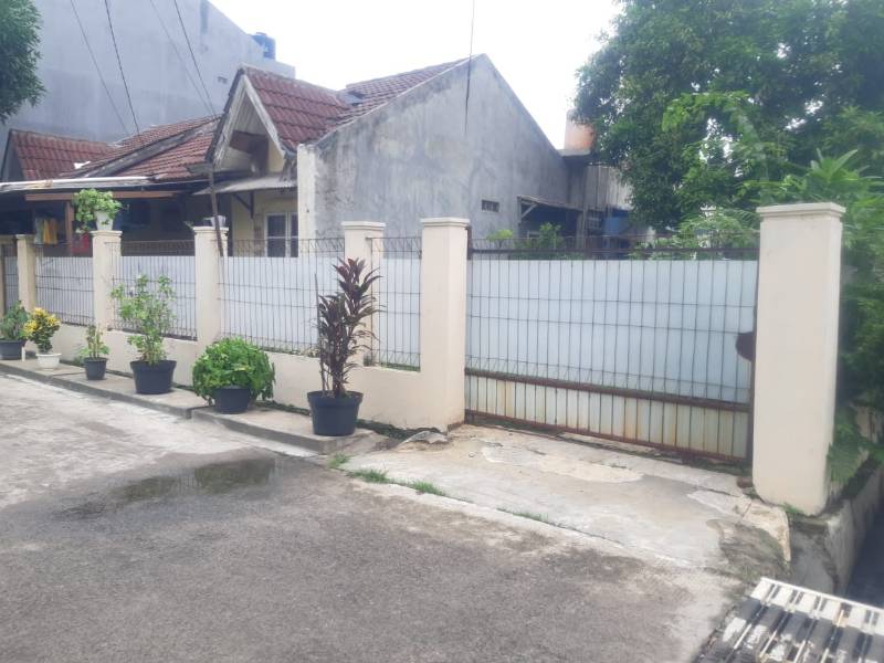 Dijual Rumah Hook Bebas Banjir, Cipondoh