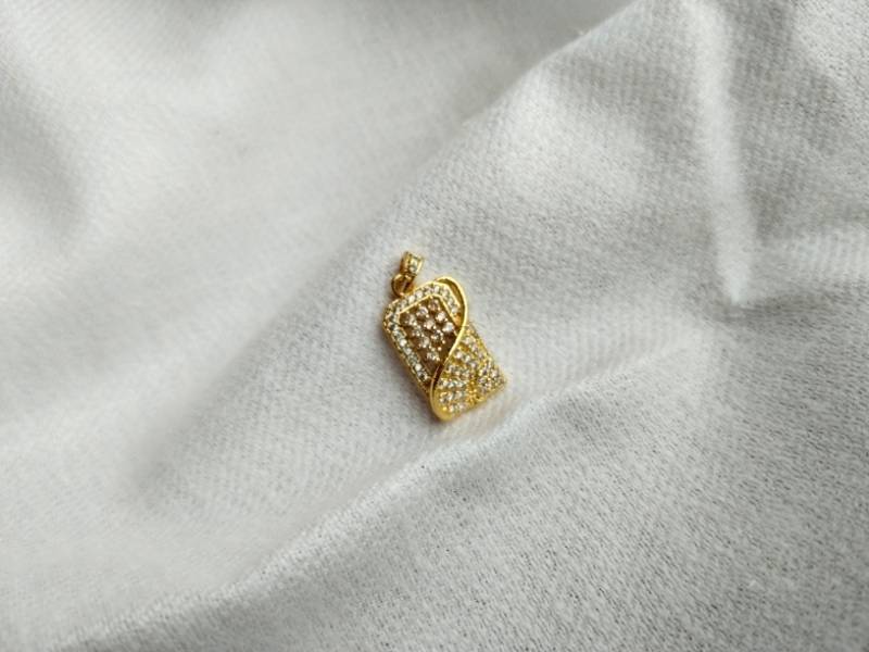Rectora-elegant rectangle shaped pendant