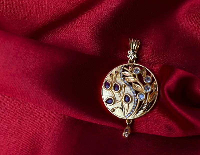 Selena Brooch