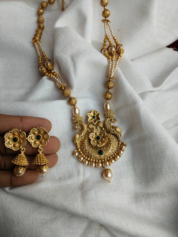 vasrika-Long necklace with earrings