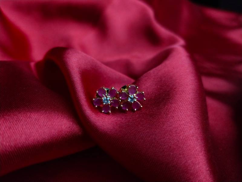 Roselle-rose red pendant and earring set