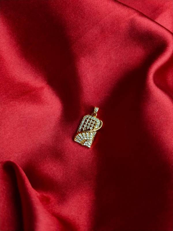 Rectora-elegant rectangle shaped pendant
