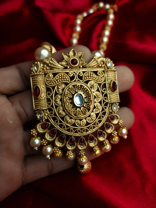 Vyomika- long necklace with earrings