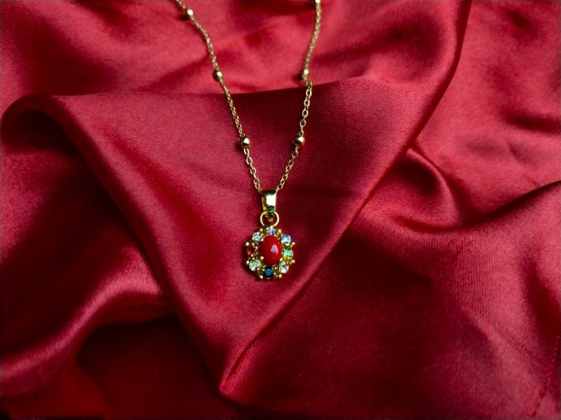 Navira - 9 stone pendant with chain(22 inch)