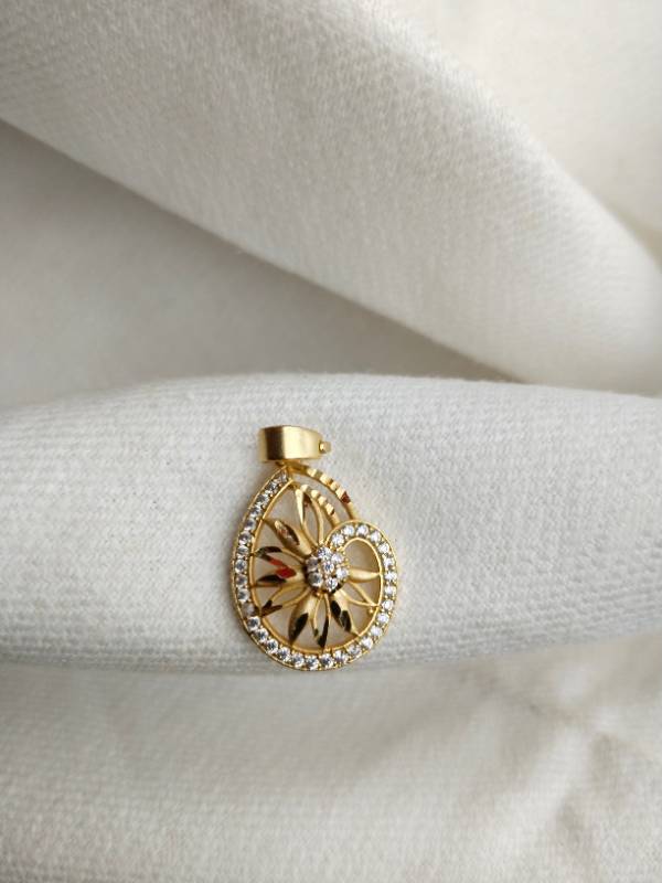 Solira-Elegant tear drop shaped pendant